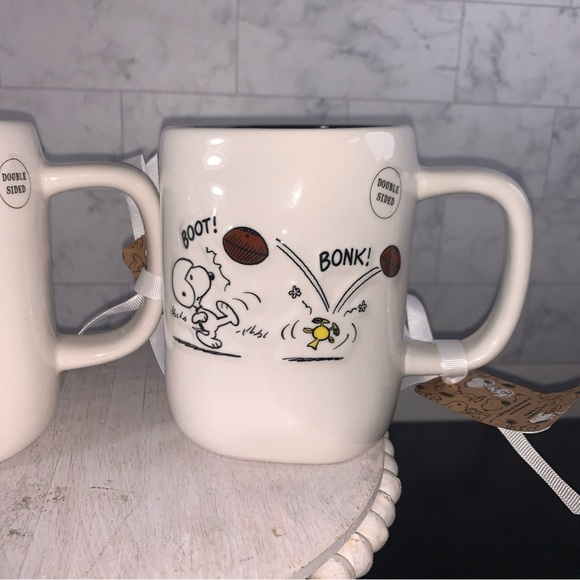Rae Dunn X Peanuts Set Of 2 SNOOPY FOOTBALL Game Day Mugs NWT - Picture 4 of 4